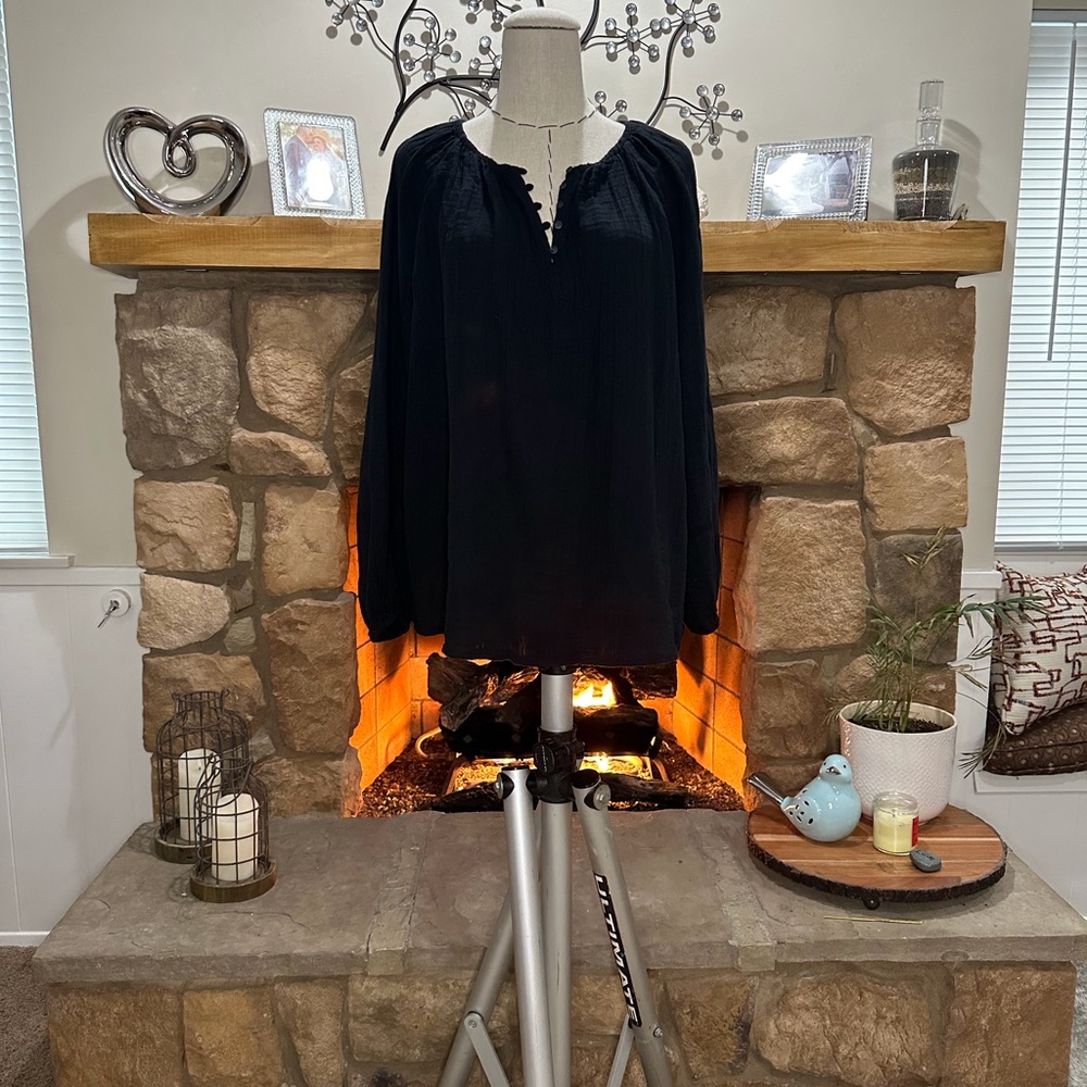 Long sleeve peasant blouse black button 1/4